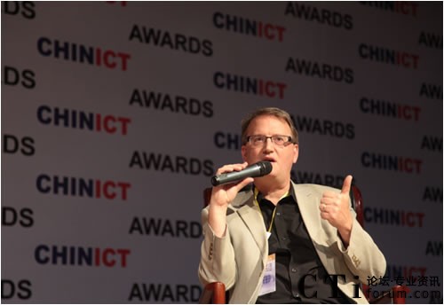 RIM ��˾�_�l(f��)���P(gu��n)ϵ�����B(t��i)ϵ�y(t��ng)�_�l(f��)������Alec Saunders������ݮ���Ї��_�l(f��)���ṩ�ęC(j��)��