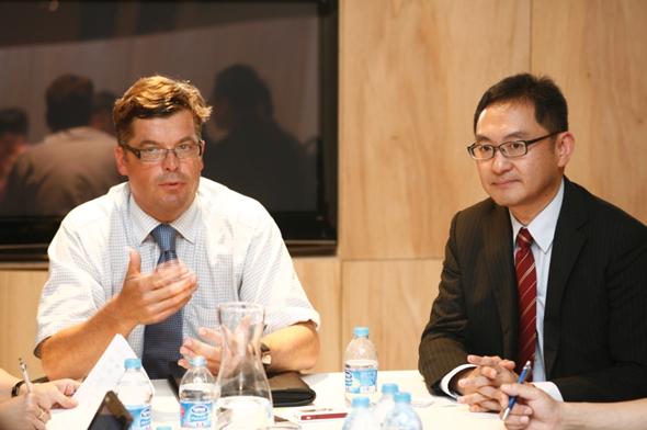 �󣺴󱱚WͨӍCEO Mogens Elsberg���ң��󱱚WͨӍ�Ї�(gu��)�^(q��)����(j��ng)����پ